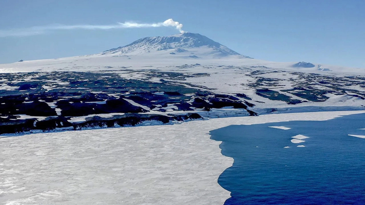 Antarctica: The Frozen Time