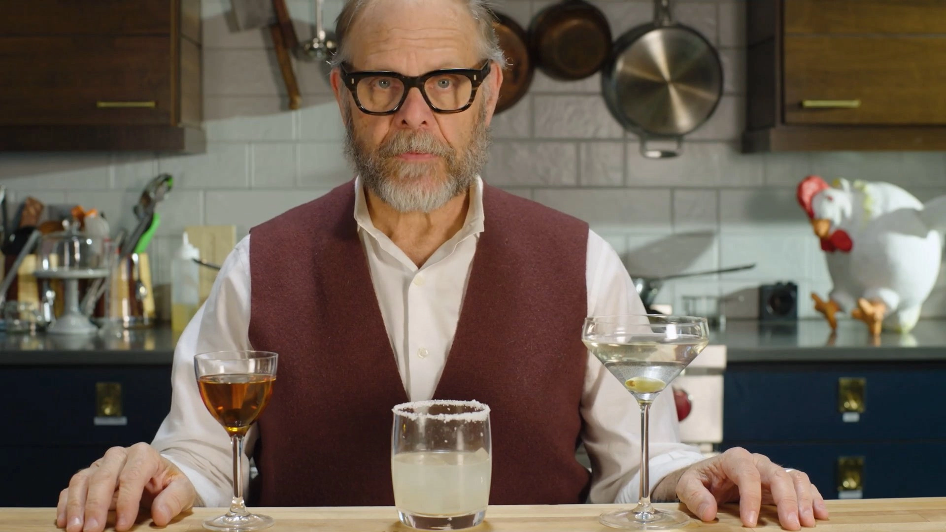 Alton Brown Cooks Food