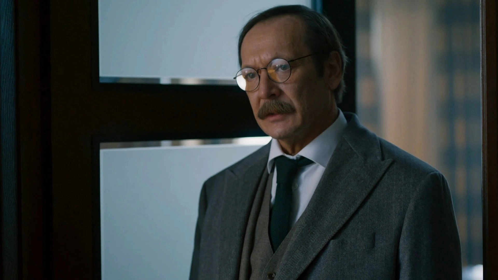 Бедные смеются, богатые плачут