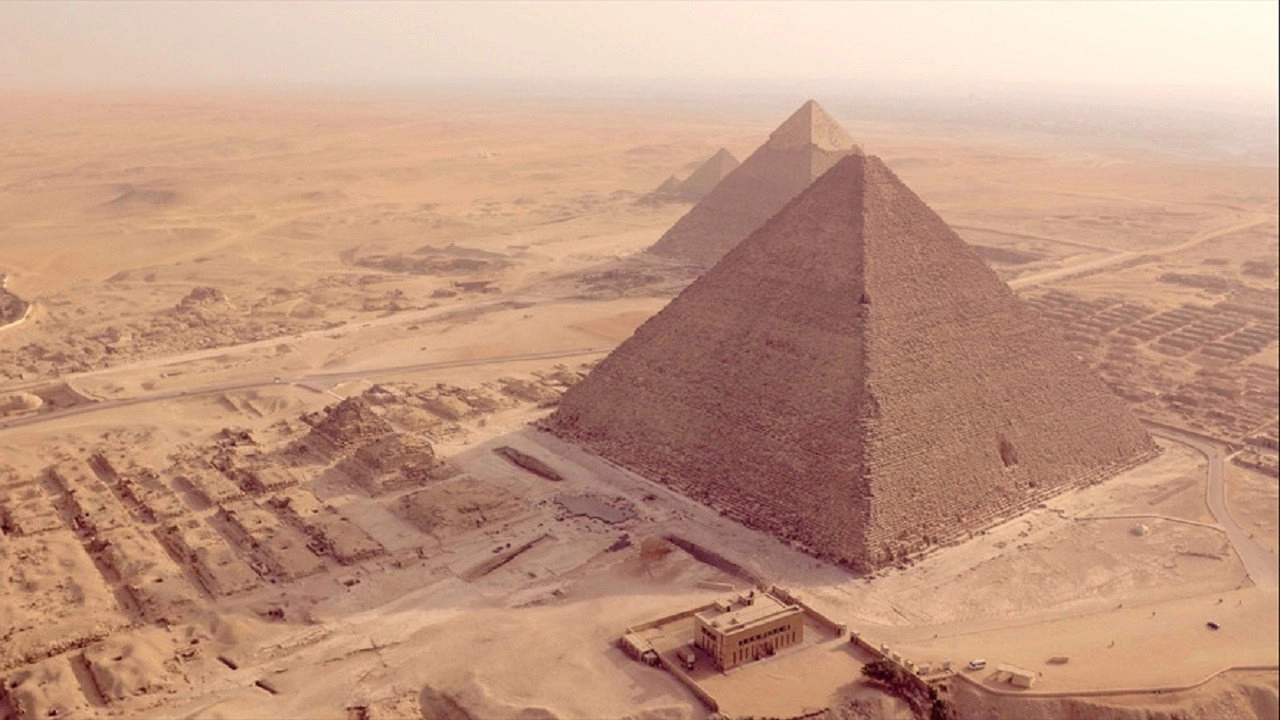 Khéops, mystérieuses découvertes