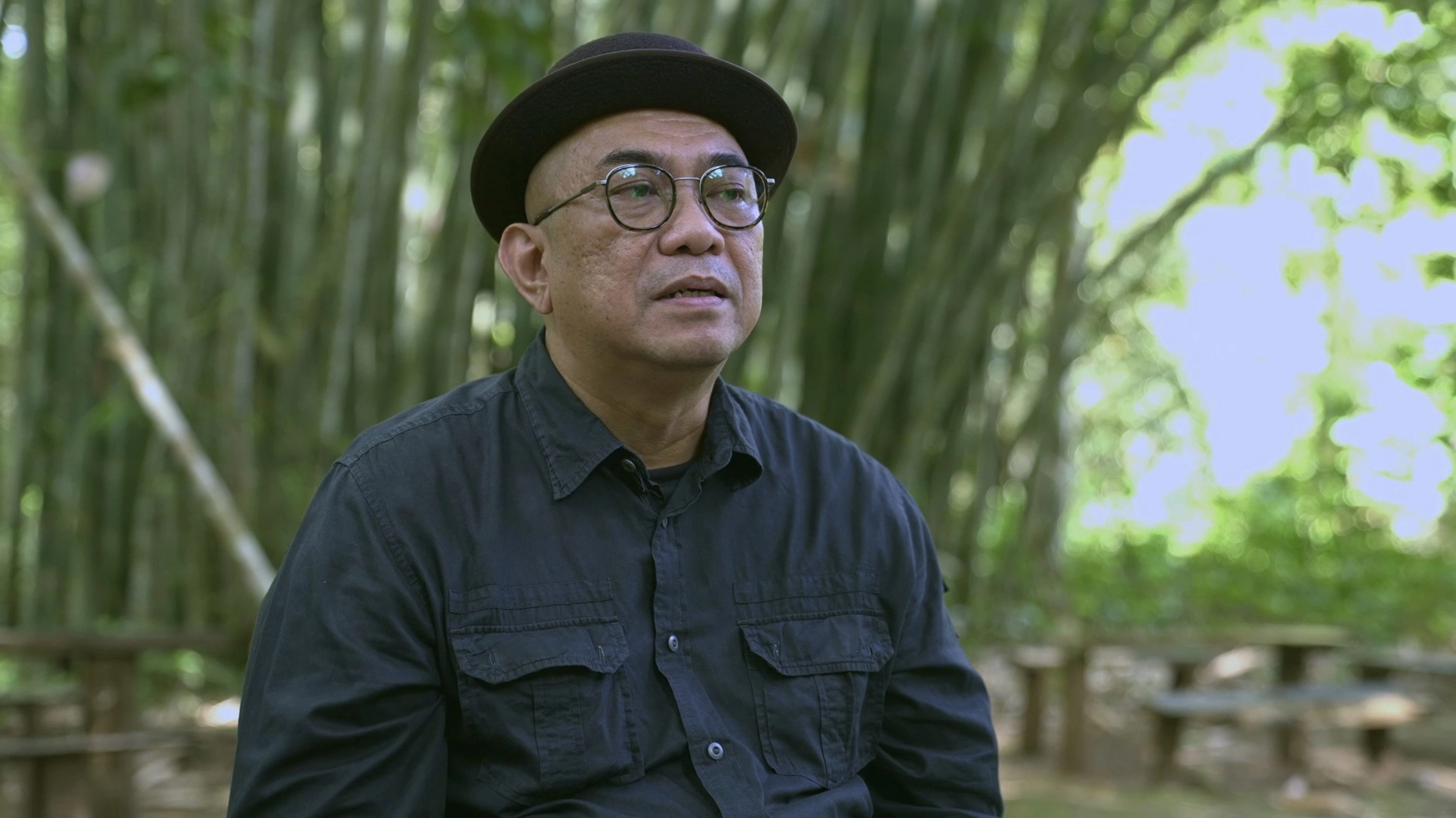 Tanah Tua: Yang Tak Terlihat Oleh Kota